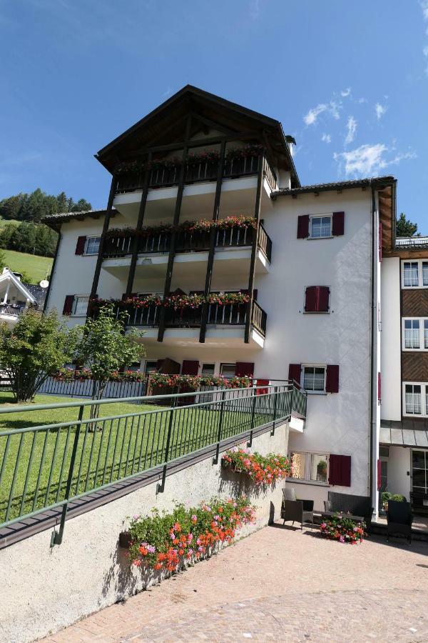 Apartments Casa Metz Santa Cristina Val Gardena Exterior foto